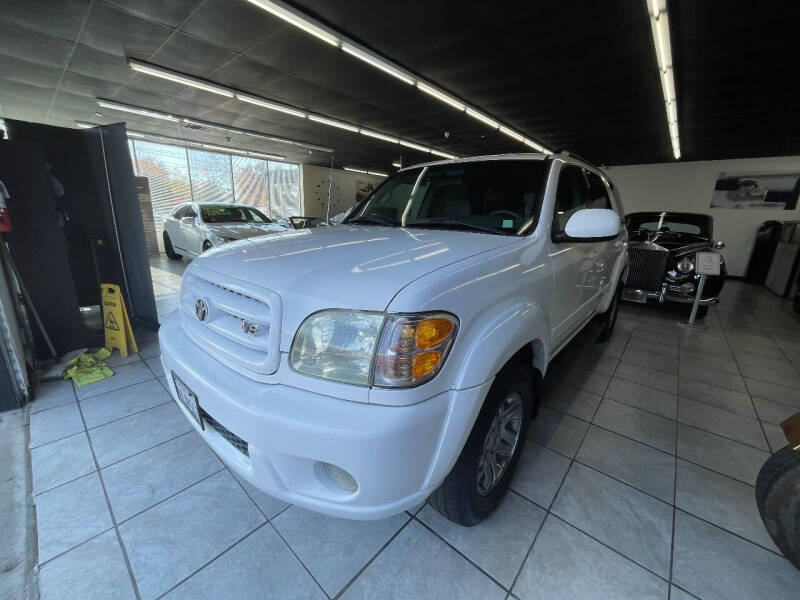 2004 Toyota Sequoia SR5