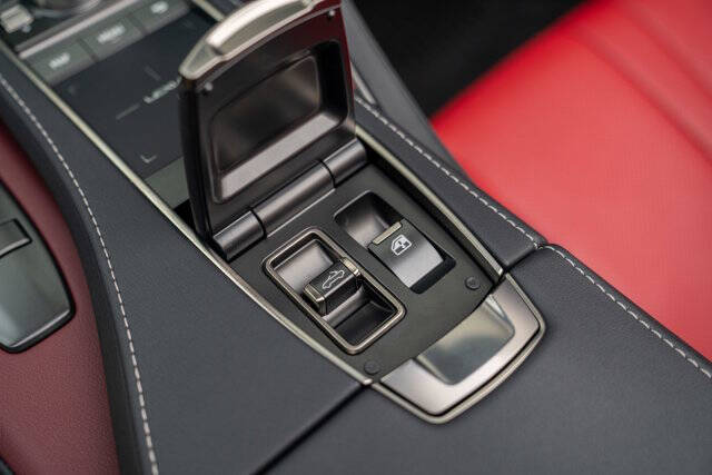2021 Lexus LC 500 Convertible 30