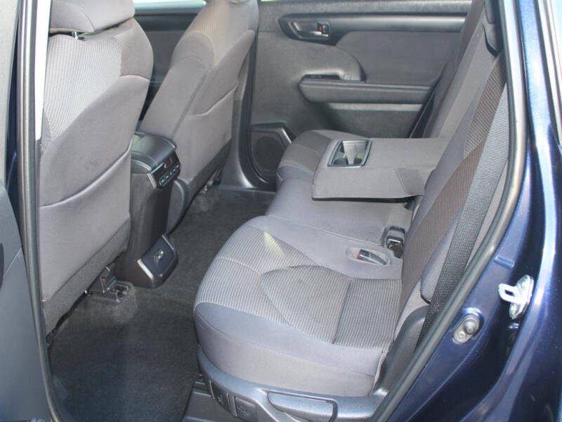 2023 Toyota Highlander LE