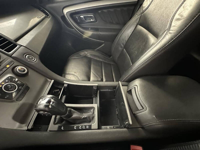 2017 Ford Taurus SEL