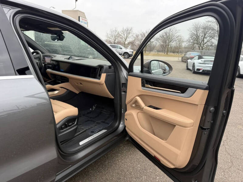 2025 Porsche Cayenne E-Hybrid