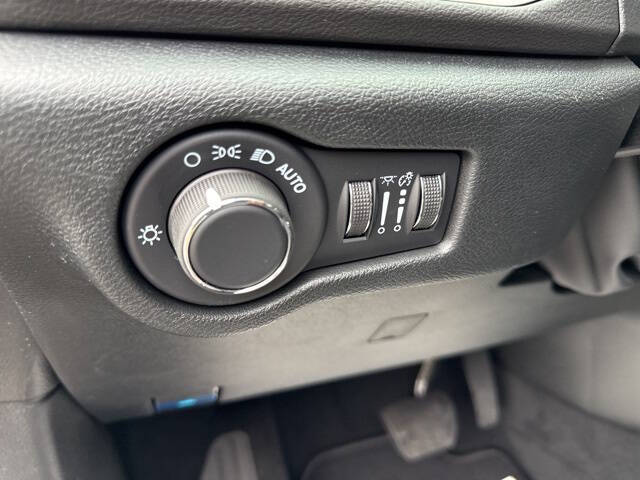 2026 Chrysler Voyager LX