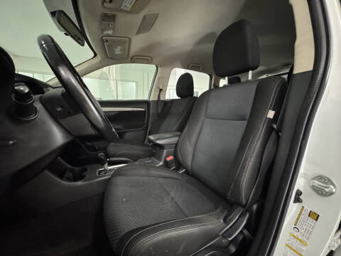 2016 Mitsubishi Outlander ES