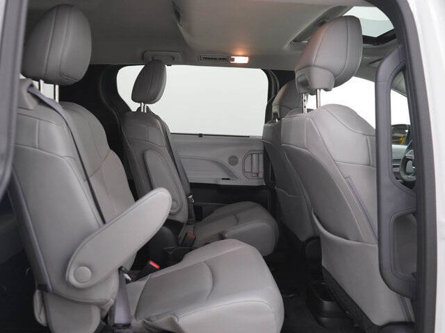 2025 Toyota Sienna XLE 7-Passenger