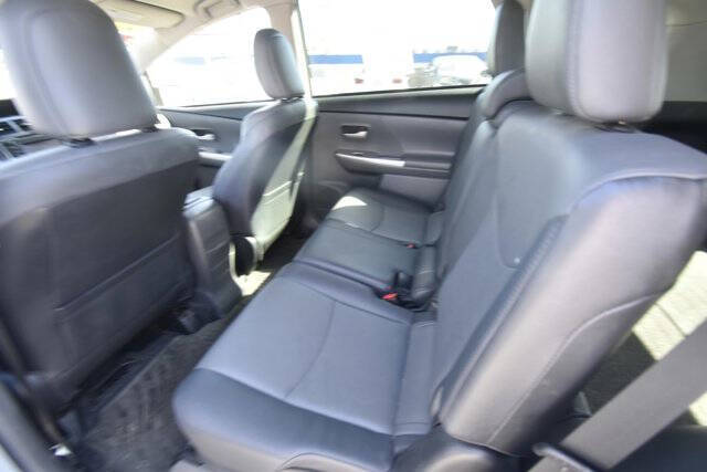 2014 Toyota Prius v Five