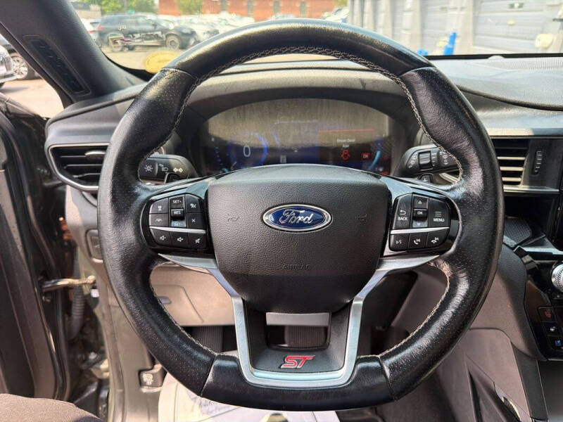 2022 Ford Explorer ST