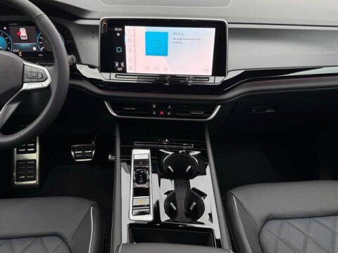 2026 Volkswagen Atlas Cross Sport SEL Premium R-Line 4Motion