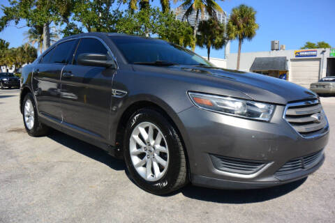 2013 Ford Taurus SE
