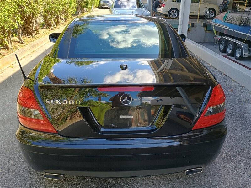2011 Mercedes-Benz SLK 26
