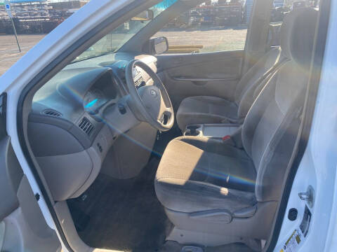 2009 Toyota Sienna LE 7-Passenger