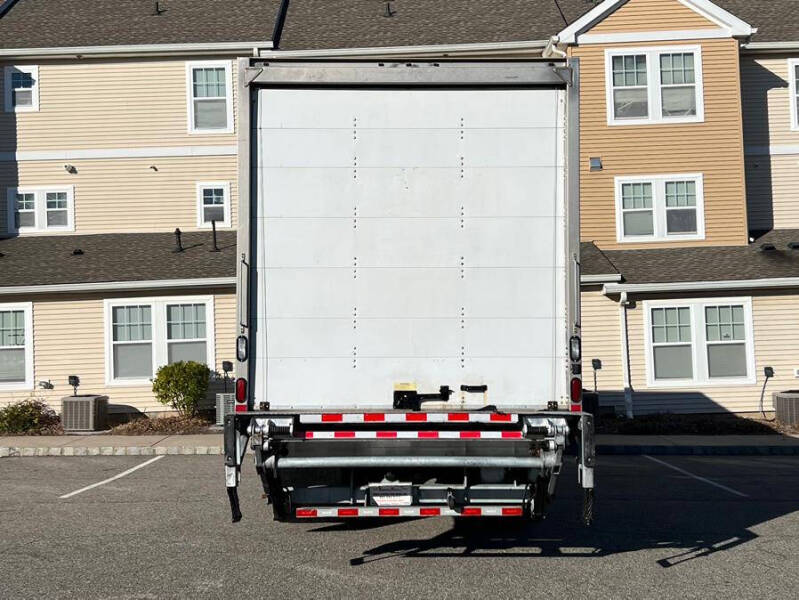 2018 Freightliner M2 106