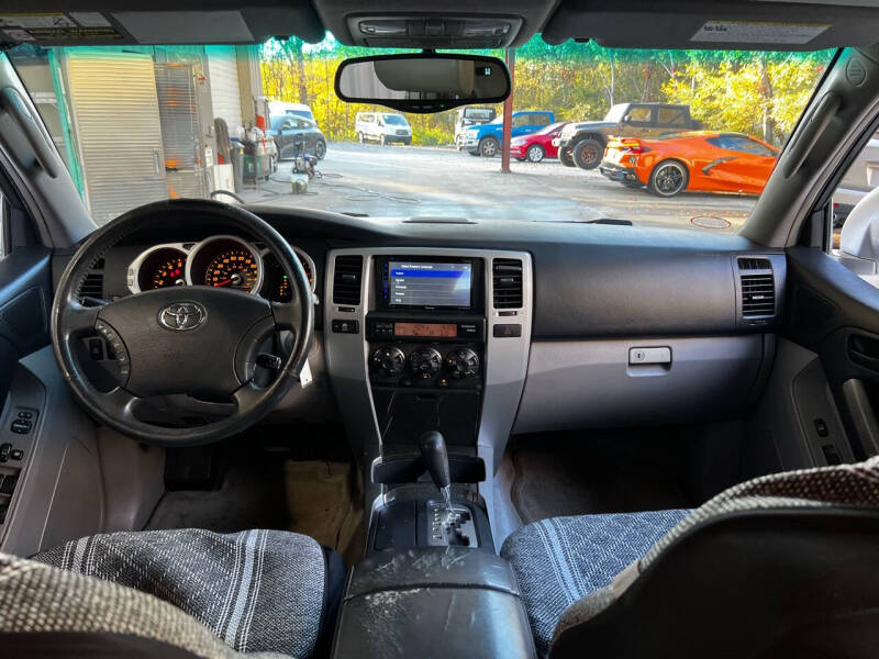 2005 Toyota 4Runner Limited photo 26