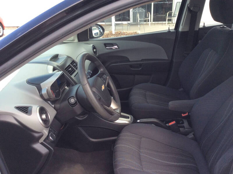 2016 Chevrolet Sonic LT Auto