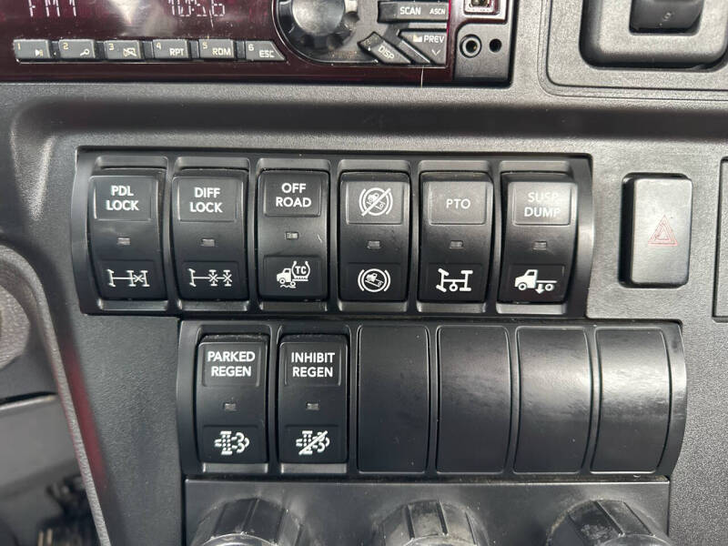 2021 International RH613