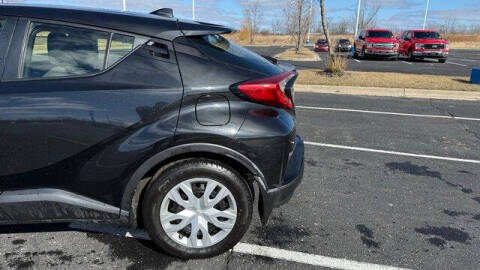 2022 Toyota C-HR XLE