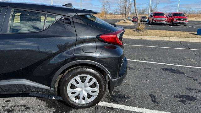 2022 Toyota C-HR XLE