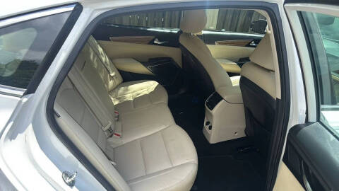 2017 Kia Cadenza Premium