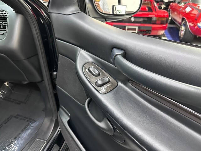 2002 Lincoln Blackwood