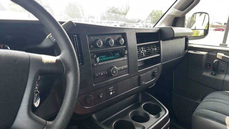 2025 Chevrolet Express 2500