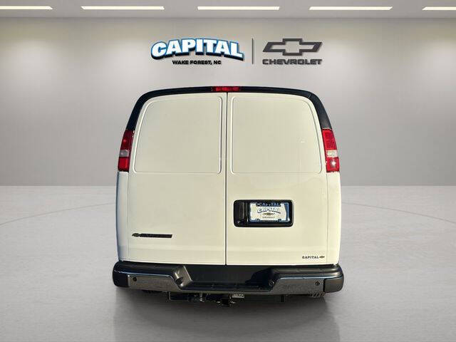 2025 Chevrolet Express 2500