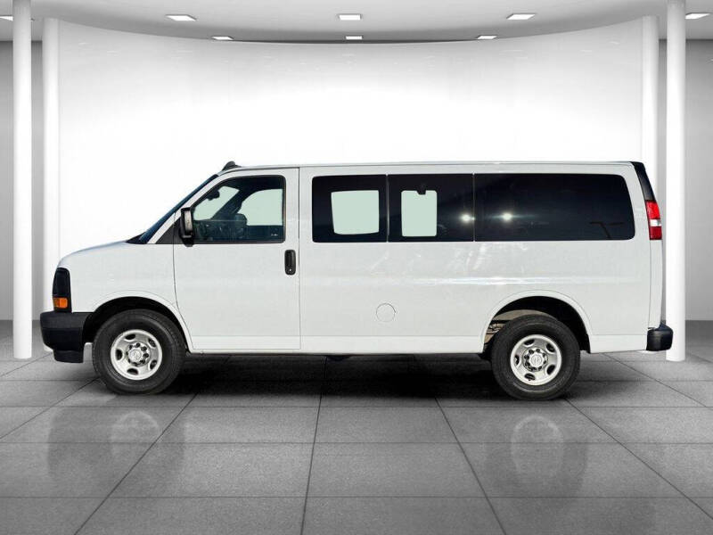 2017 Chevrolet Express LS 2500
