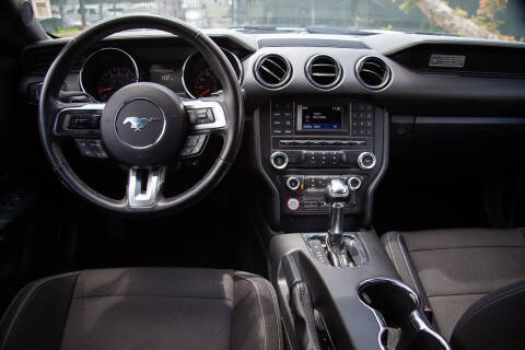 2016 Ford Mustang V6