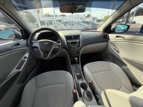 2017 Hyundai Accent SE