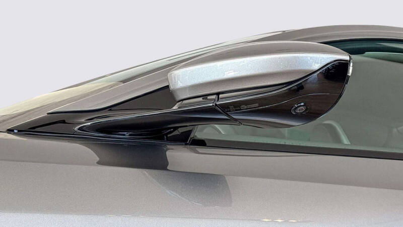 2022 Aston Martin DB11 V8