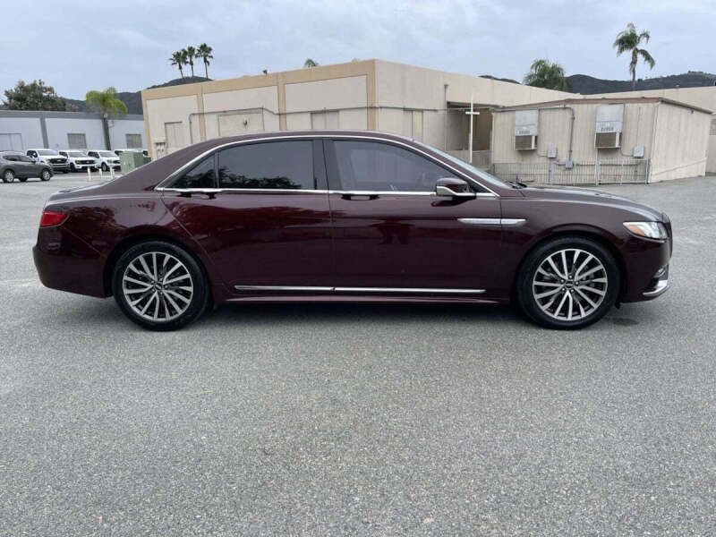2017 Lincoln Continental Select