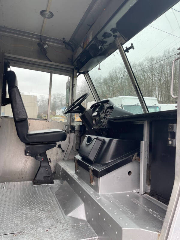 2010 Freightliner MT45 Chassis