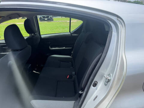 2016 Toyota Prius c Three