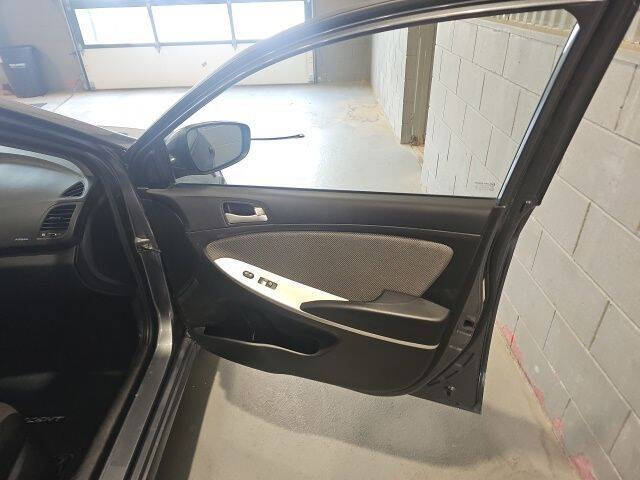 2013 Hyundai Accent GS