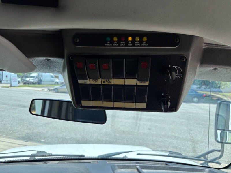 2011 Ford E-Series E-350 SD