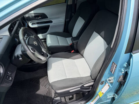 2013 Toyota Prius c Three