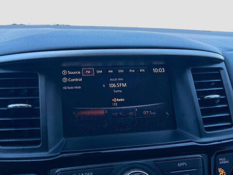 2017 Nissan Pathfinder SV