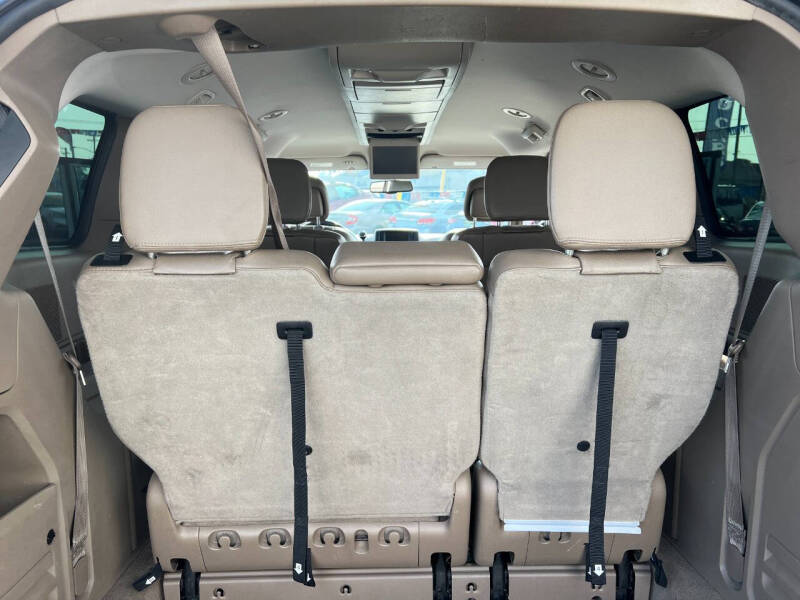 2014 Chrysler Town and Country Touring