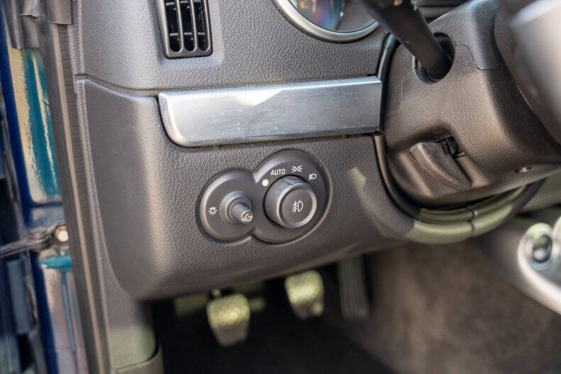 2005 Chevrolet SSR LS