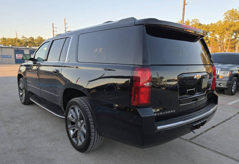 2015 Chevrolet Suburban LTZ photo 13