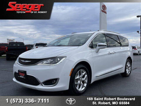 2020 Chrysler Pacifica for sale at SEEGER TOYOTA OF ST ROBERT in Saint Robert MO