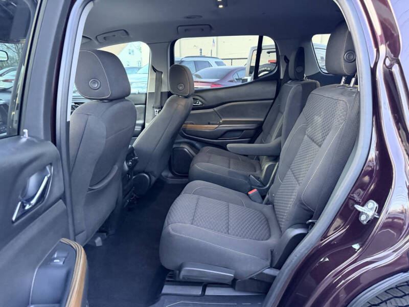 2017 GMC Acadia SLE-2