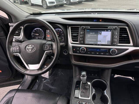 2016 Toyota Highlander Limited Platinum