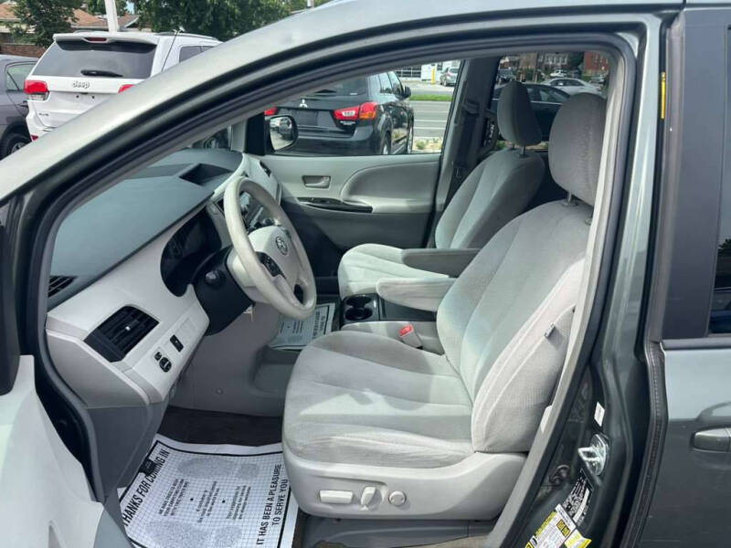 2014 Toyota Sienna
