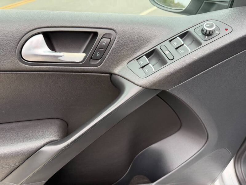 2015 Volkswagen Tiguan S 4Motion