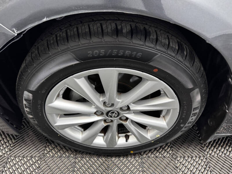 2024 Toyota Corolla Hatchback SE