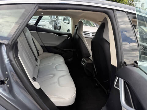 2013 Tesla Model S Performance