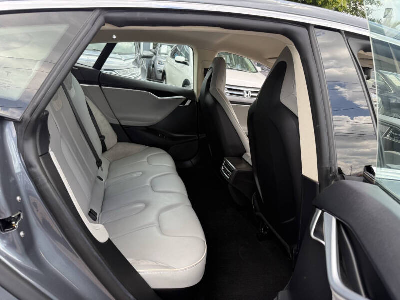 2013 Tesla Model S Performance