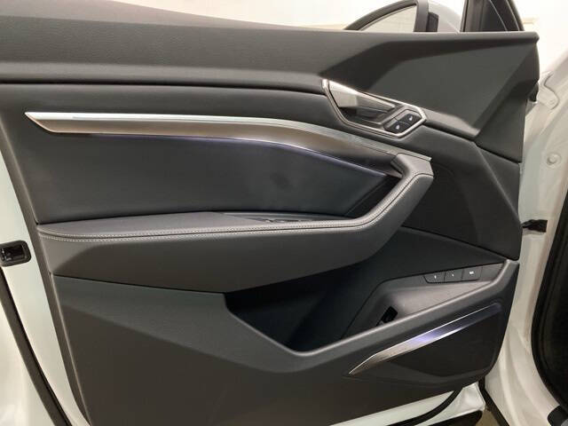 2024 Audi Q8 e-tron quattro Premium Plus