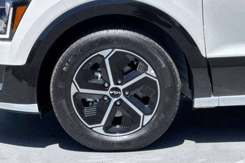 2025 Kia Niro SX