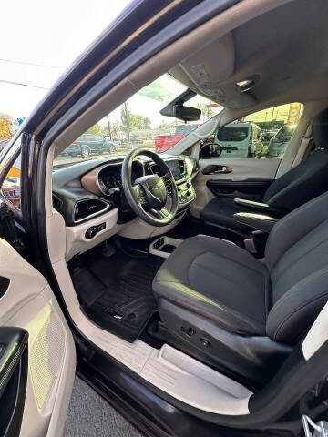 2017 Chrysler Pacifica Touring