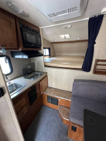 2017 Lance Camper 650